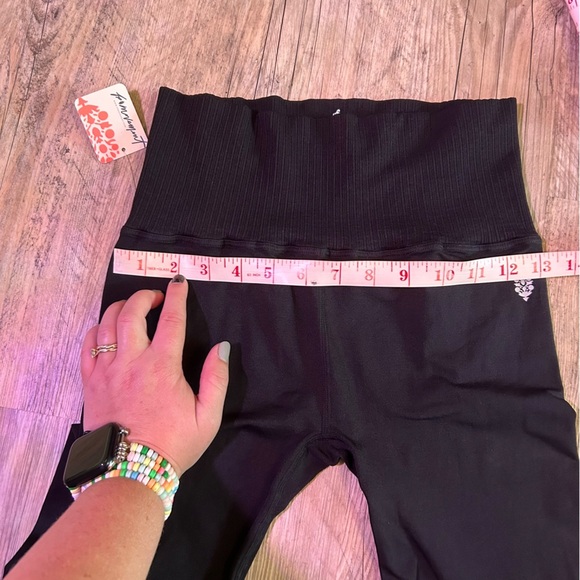 NWT FP Movement Free People Classic Black Leggings Ribbed Cutout Sz M/L - Picture 9 of 11